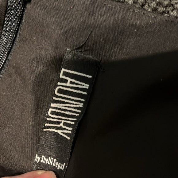 Laundry by Shelli Segal - Picture 6 of 11